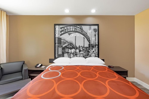 King Studio Near Nancy Buquoi Adleman Memorial HOU 2 Luxury Bookings