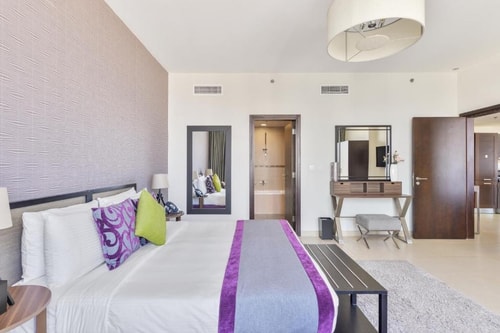 Deluxe Two Bedroom Apartment Near Park Place Tower Luxury Bookings