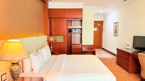 Superior Room Near Carryfood Supermarket 5 Luxury Bookings