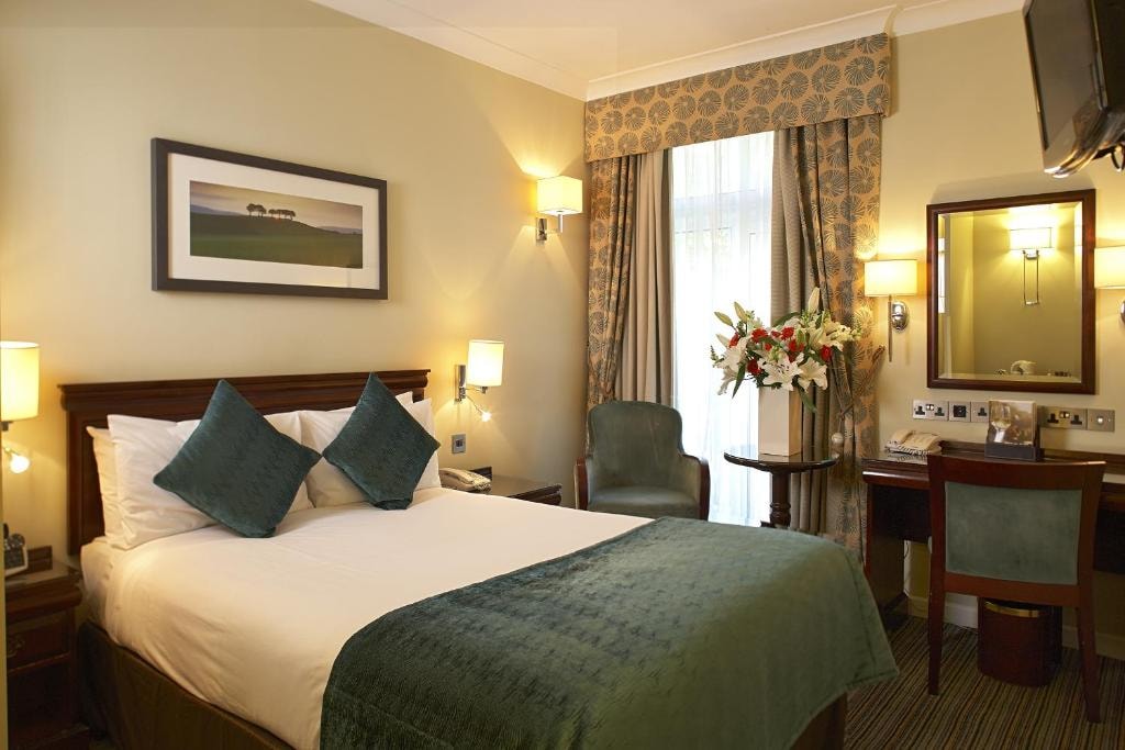 Classic Double Room Near Lisa Franklin London LON Luxury Bookings