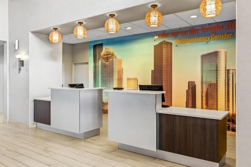 King Room Near Shadowbriar Elementary School HOU 6 Luxury Bookings