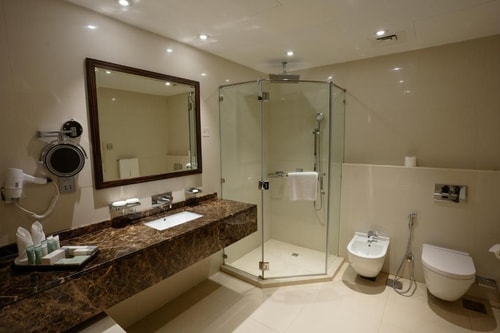 Superior Room Near To Abu Dhabi Pearls 2 Luxury Bookings