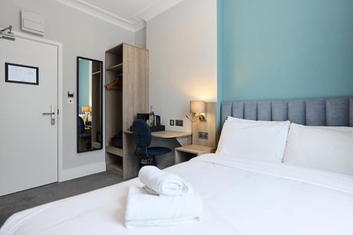 Double or Twin Room Near Dance Art Studios LON 3 Luxury Bookings
