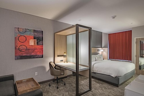 King Suite Near Ambassador House Association DAL Luxury Bookings