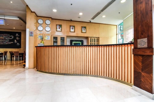 Deluxe One Bedroom Apartment Near Viva Supermarket 11 Luxury Bookings
