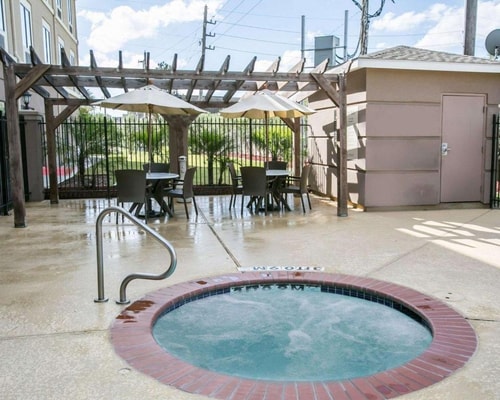 King Room Near Revolution Soccer Complex HOU 11 Luxury Bookings