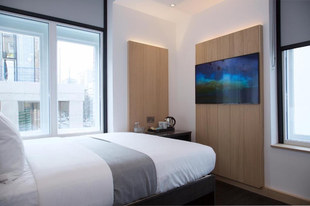 Queen Room Near Charles Square Garden LON Luxury Bookings