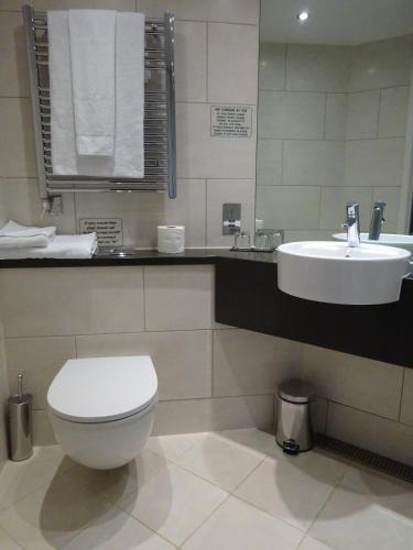 Superior Double Room Near Tanner Street Park LON 3 Luxury Bookings