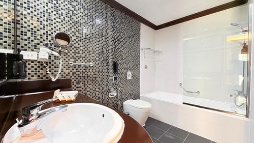 Standard King Or Twin Room Near Gardenia Centre 5 Luxury Bookings