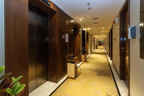 Deluxe Room Near New West Zone Market Ab 15 Luxury Bookings