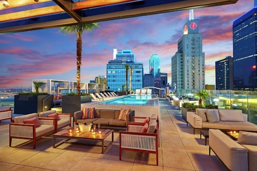 Deluxe King Room Near Main Street Garden Park DAL 9 Luxury Bookings