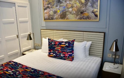 2 Bedroom Deluxe Apartment Near Barclays Bank LON 2 Luxury Bookings