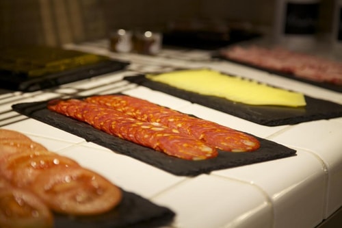 Queen Room Near The Phoenix Garden LON 13 Luxury Bookings