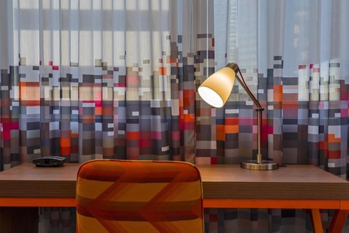 Guest King Room Near Discovery Green HOU 3 Luxury Bookings