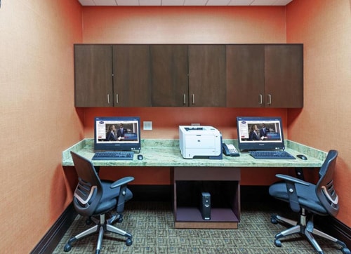 King Room Near UP Excellence Academy HOU 14 Luxury Bookings