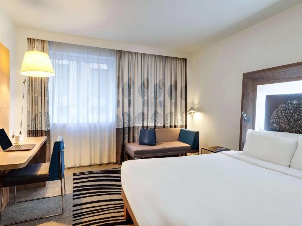 Standard Room Near Tower Bridge Piazza LON Luxury Bookings