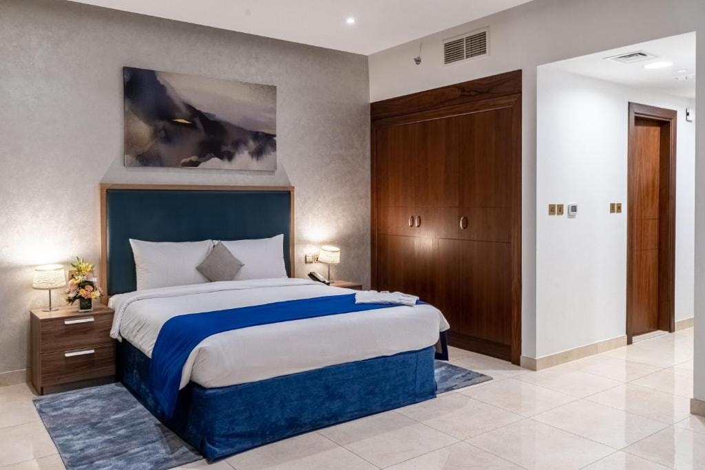 Studio Creek View Apartment Jaddaf Metro Luxury Bookings