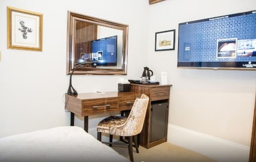 Classic Room Near Vietnamese Pastoral Centre LON 5 Luxury Bookings
