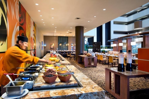 Queen Room Near Reunion Tower DAL 10 Luxury Bookings