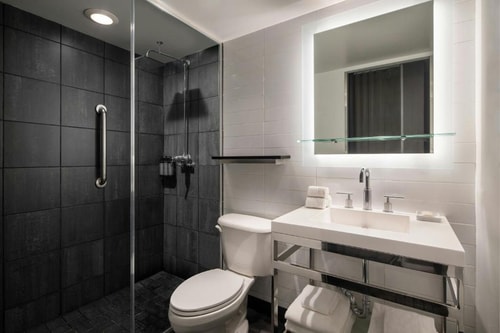 King Room City View Near Lake Shore Fieldhouse CHI 4 Luxury Bookings