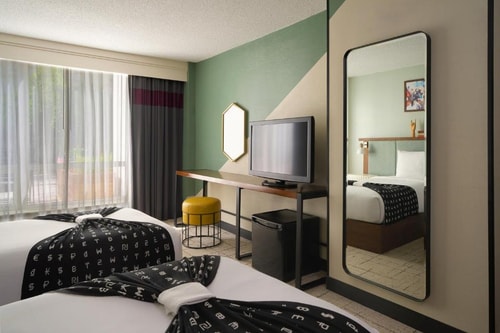 Deluxe King Or Twin Room Near Consulate Poland WDC 3 Luxury Bookings