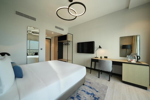 King Or Twin Guest Room Near Water Town Damac Hill 2 Luxury Bookings