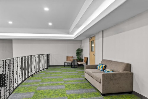King Room Near William P. Hobby Airport HOU 11 Luxury Bookings