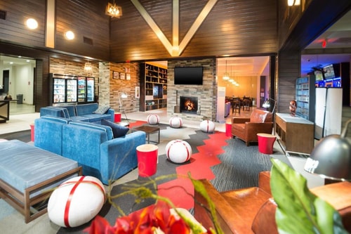 Guest Room Near Thorne Stadium HOU 5 Luxury Bookings