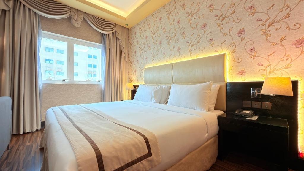 Standard King Or Twin Room Near Gardenia Centre Luxury Bookings