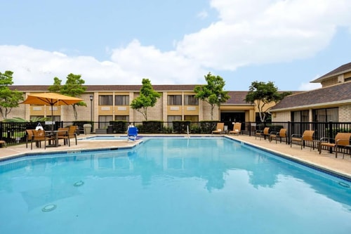 King Room Near Terry Hershey Park HOU 13 Luxury Bookings