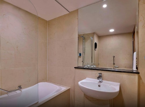 Classic King Room Near Port Saeed Dubai 4 Luxury Bookings