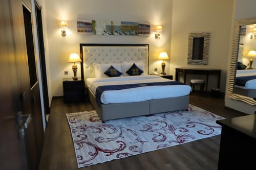 Premium King Room Near City Down Mini Mart Dubai 1 Luxury Bookings