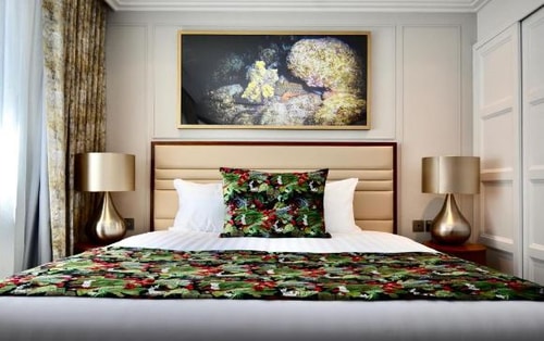 4 Bedroom Deluxe Apartment Near Barclays Bank LON 4 Luxury Bookings