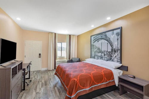 King Studio Near Nancy Buquoi Adleman Memorial HOU Luxury Bookings