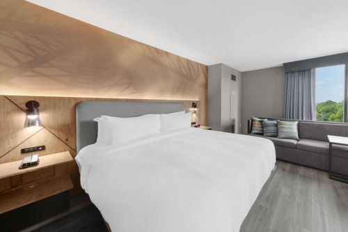 Queen Room Near CityView Park Houston HOU 2 Luxury Bookings