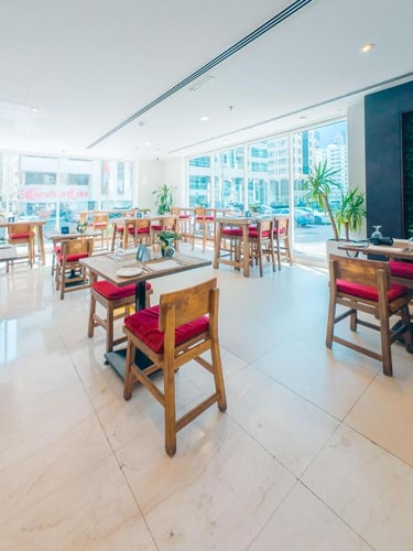 Superior King Room Near Abu Dhabi Mall 9 Luxury Bookings