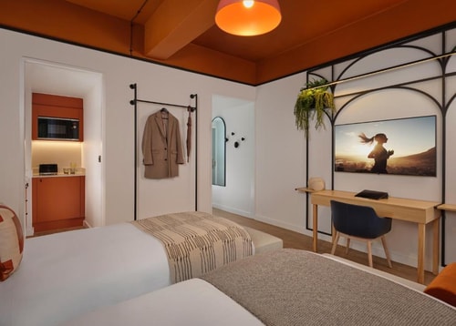 Classic Studio Near Red Lion Square Gardens LON 1 Luxury Bookings