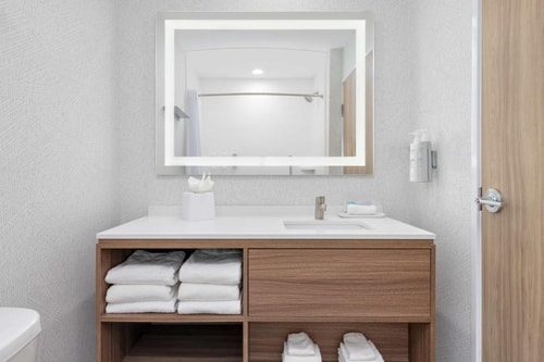 Studio Suite Near United Cold Storage Dallas DAL 3 Luxury Bookings