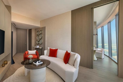 One Bedroom King Suite Near To Skydive Dubai 2 Luxury Bookings