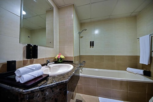 Three Bedroom Villa With Pool Near Lagoon Marina 8 Luxury Bookings