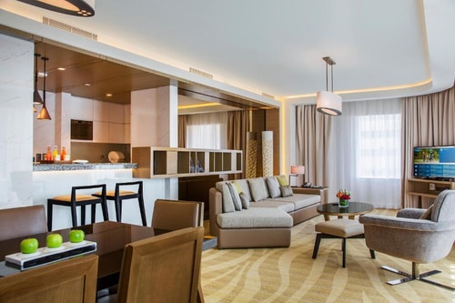 3 Bedroom Apartment Near Skyline Residence SZR 6 Luxury Bookings
