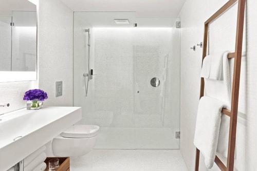 Superior Queen Room Near Biophysical Therapy LON 3 Luxury Bookings