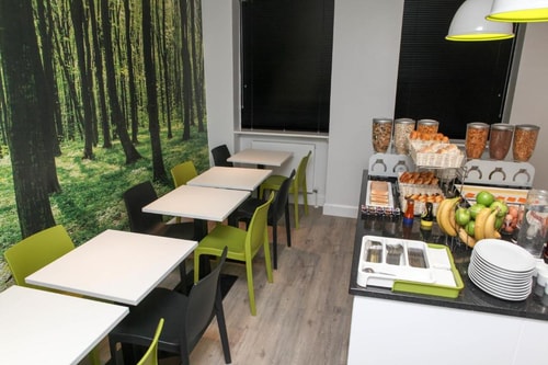 Double Room Near Norfolk Square Garden LON 18 Luxury Bookings