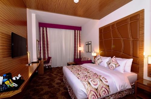 Standard King Or Twin Room Near Baniyas Square Luxury Bookings