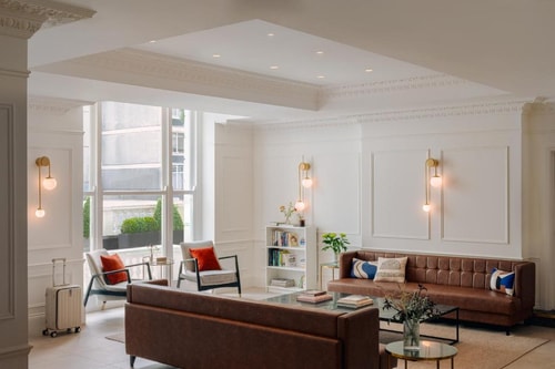 Queen Room Near Body Mind Soul Coach LON 7 Luxury Bookings