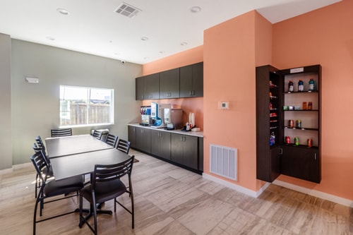 Deluxe King Studio Near Harmony Garden HOU 10 Luxury Bookings