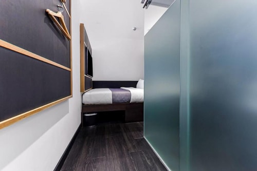Queen Room Near Museum of Freemasonry LON 1 Luxury Bookings