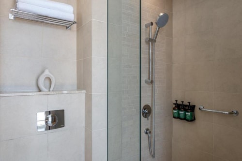 Family Suite With Plaza View Near Yas Beach 7 Luxury Bookings