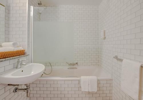 Standard Double Or Twin Room Near Holland Park LON 5 Luxury Bookings