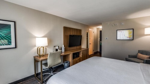 Standard King Room Near Regal Row Hospitality DAL 2 Luxury Bookings